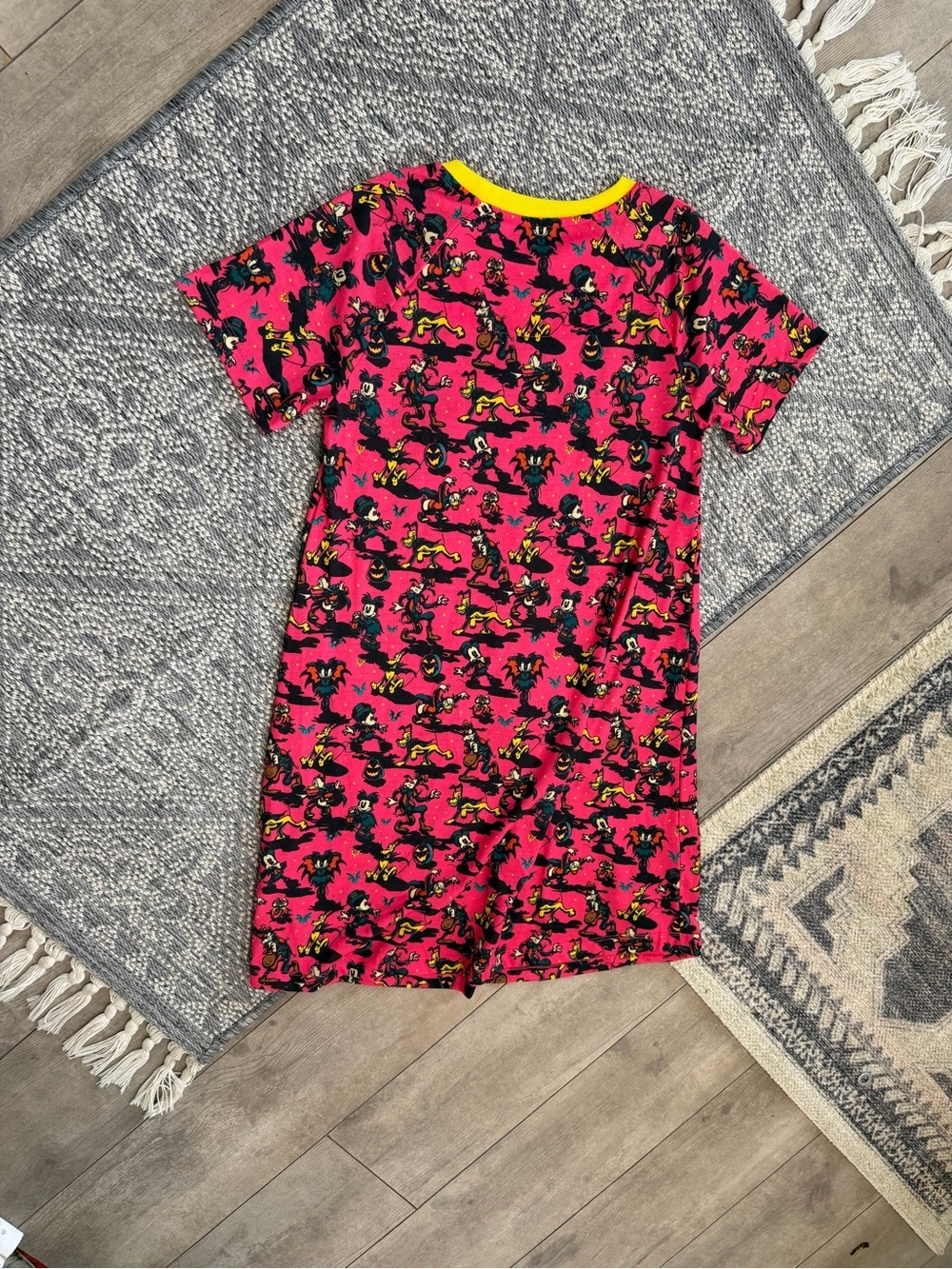New Disney Girls' Mickey & Friends Halloween Neon Short-Sleeve Nightgown 11/12 - Picture 7 of 16